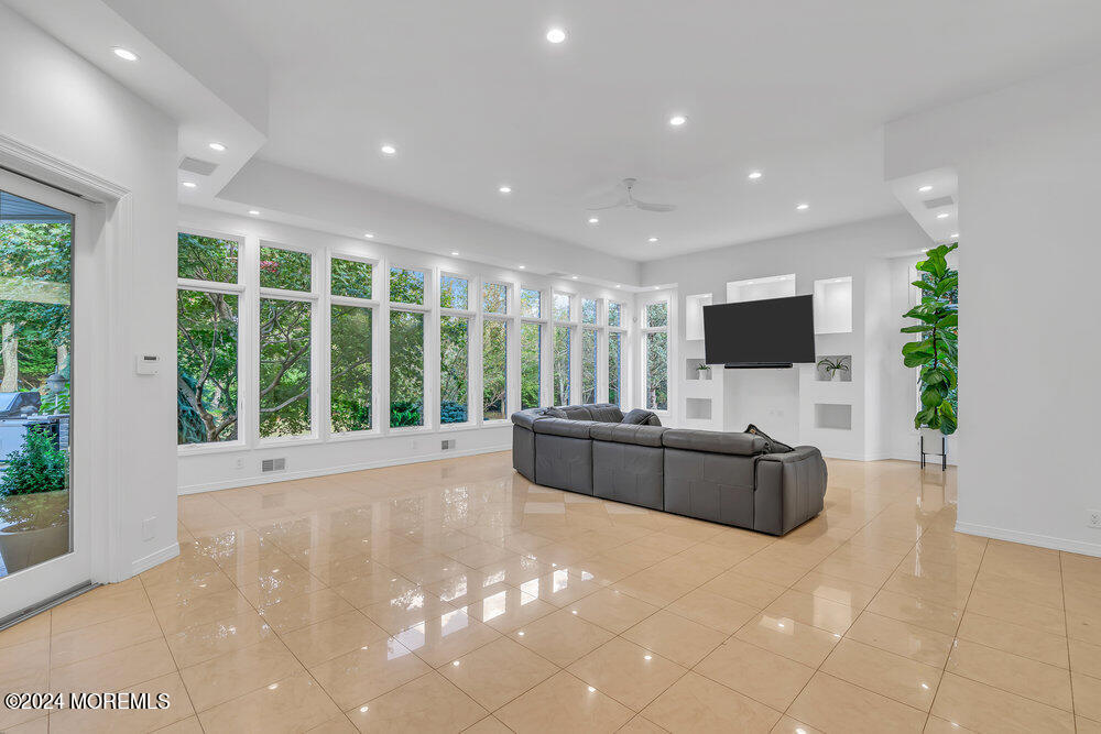 27 Revolutionary Road Colts Neck, NJ 07722 - Photo 18 of 77 029_ey202189_785