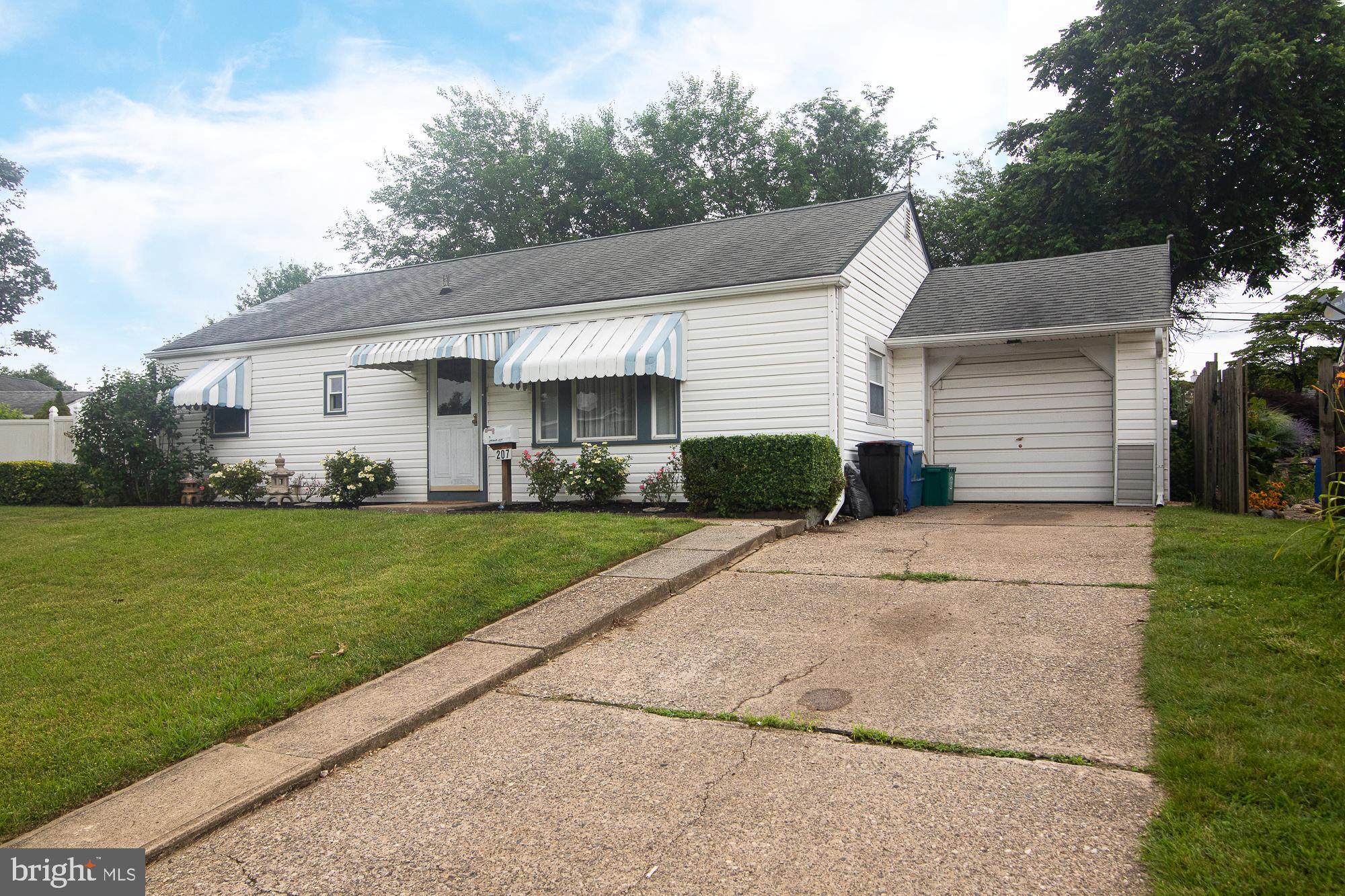 207 Devon Road Fairless Hills, PA 19030 - Photo 2 of 26 Gallery Image 2