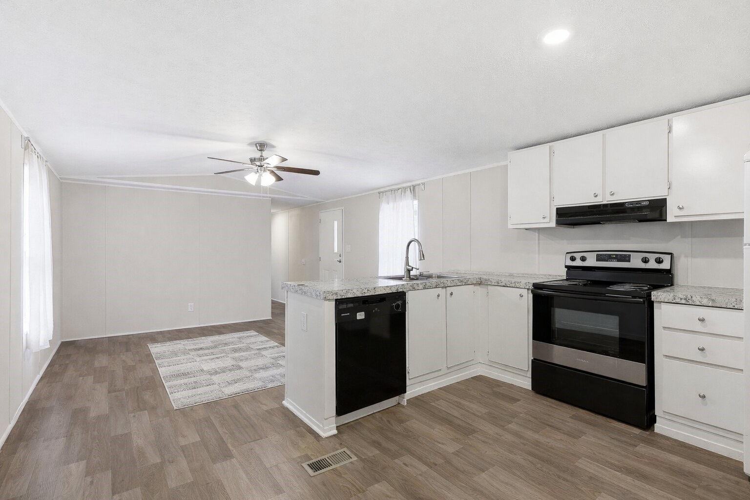 18217 Trails End Road Conroe, TX 77385 - Photo 6 of 19