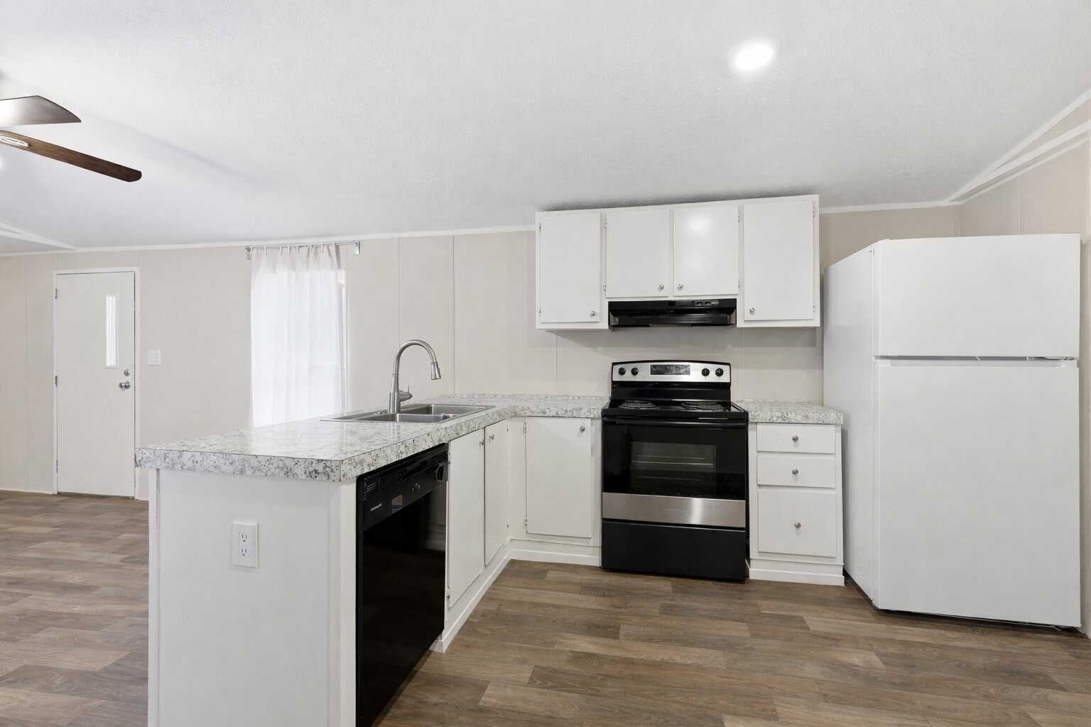 18217 Trails End Road Conroe, TX 77385 - Photo 7 of 19