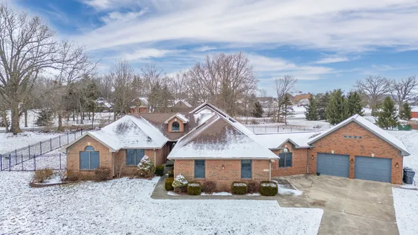 $699,900 | 2405 Wicklow Drive, Muncie, IN 47304