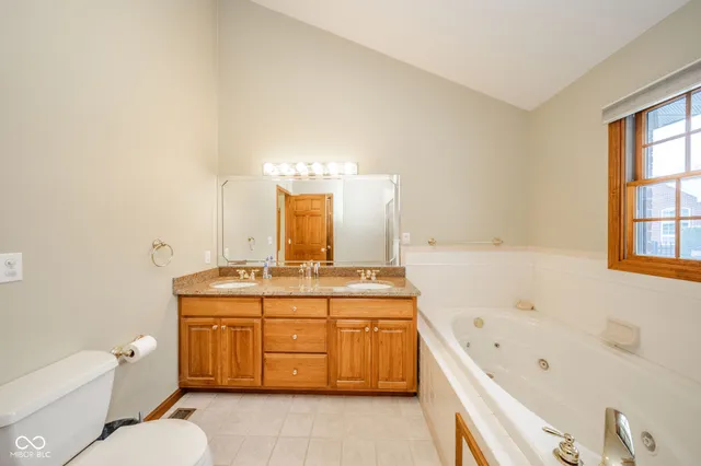 $699,900 | 2405 Wicklow Drive, Muncie, IN 47304