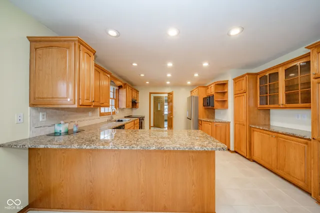 $699,900 | 2405 Wicklow Drive, Muncie, IN 47304