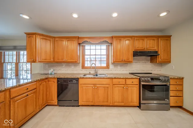 $699,900 | 2405 Wicklow Drive, Muncie, IN 47304