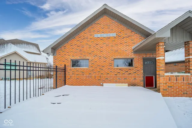 $699,900 | 2405 Wicklow Drive, Muncie, IN 47304