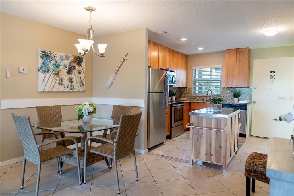 925 Beach Road, Unit 107 Sarasota, FL 34242 - Photo 7 of 31 Gallery Image 7