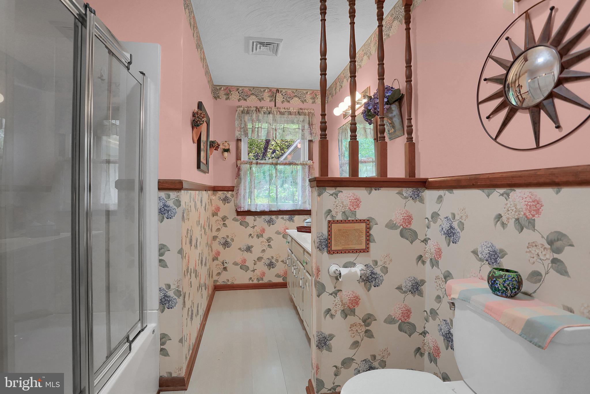 7939 Hickory Road Stewartstown, PA 17363 - Photo 22 of 49 Main Hallway Bath