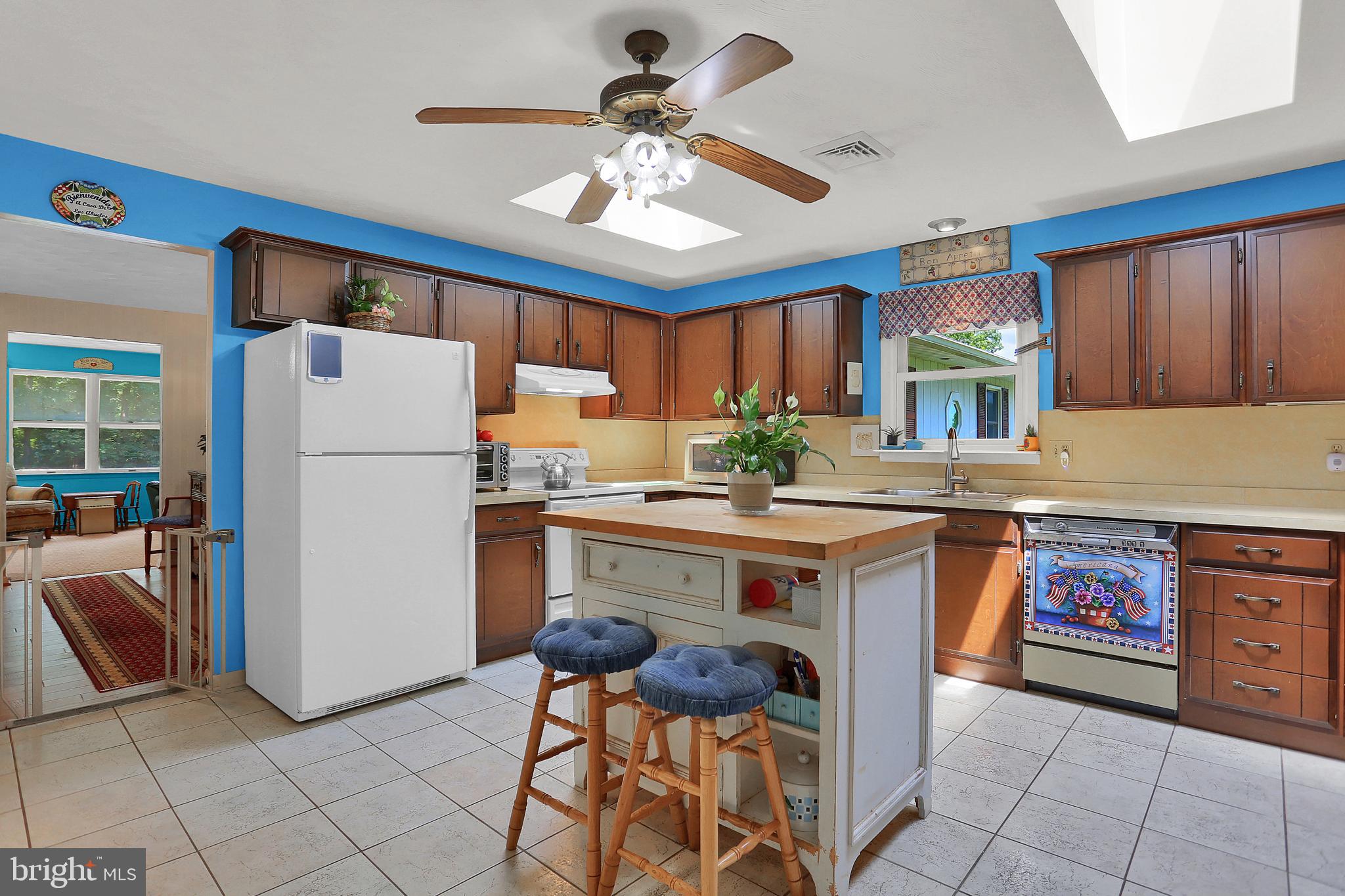 7939 Hickory Road Stewartstown, PA 17363 - Photo 8 of 49 Gallery Image 8