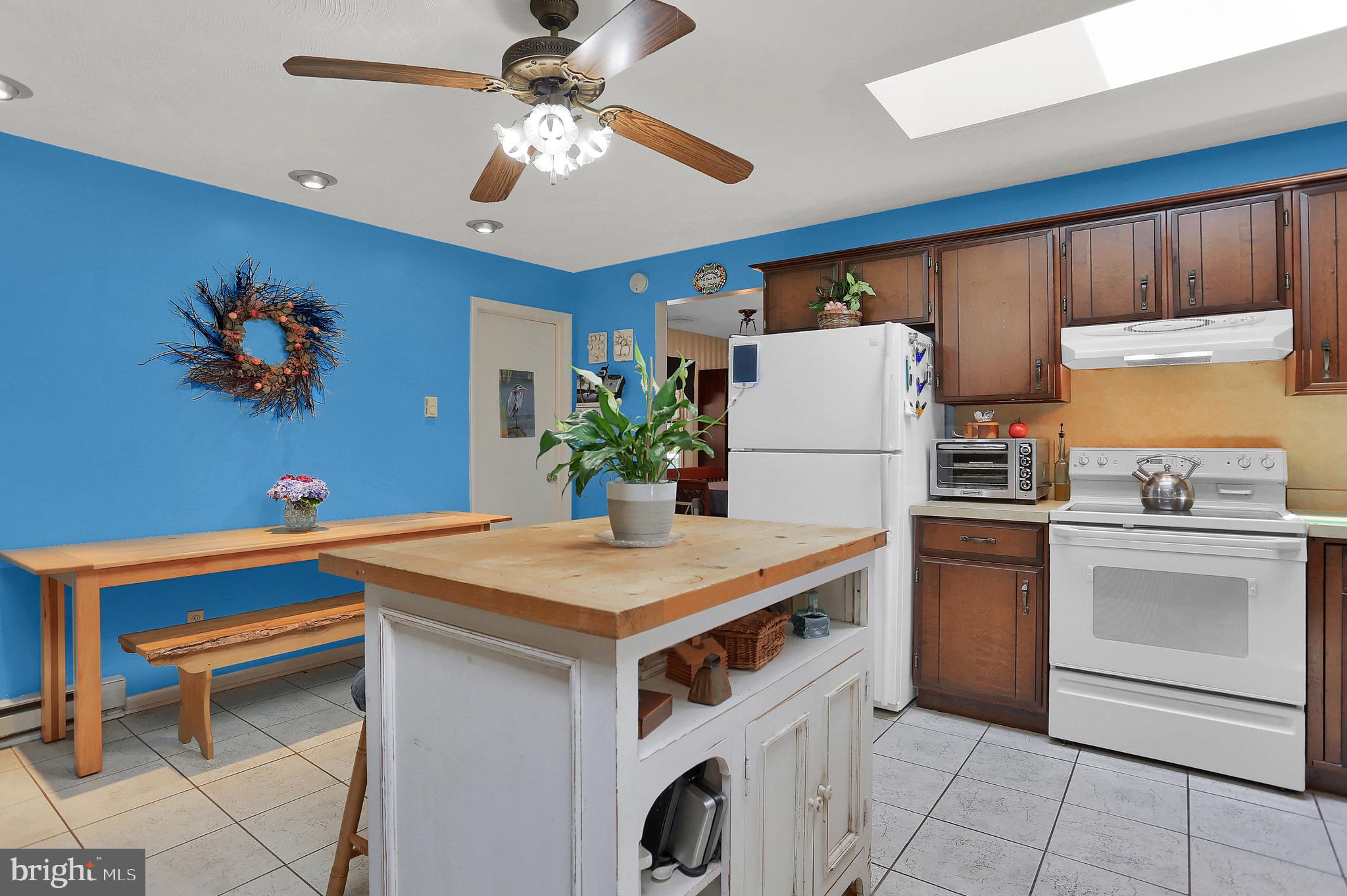 7939 Hickory Road Stewartstown, PA 17363 - Photo 9 of 49 Additional Seating in kitchen