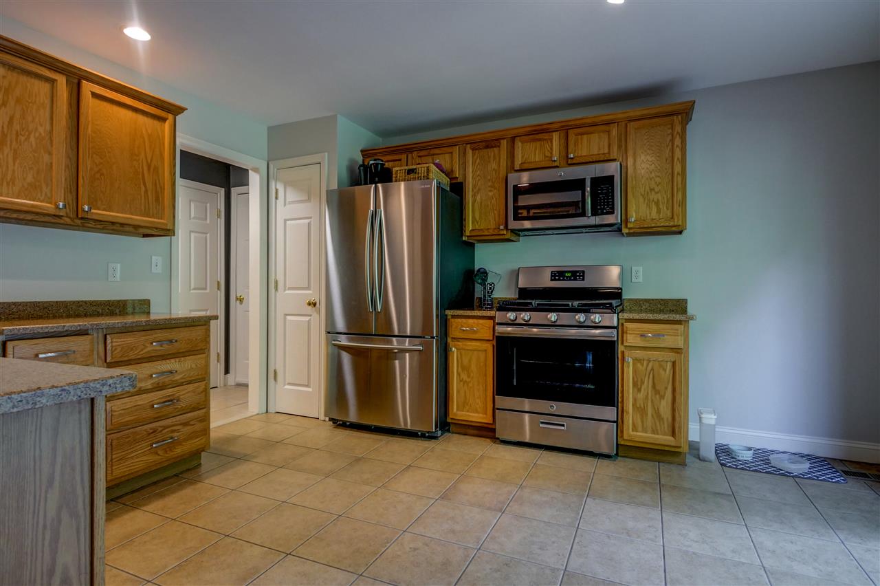 86 Hunt Road, Unit 1 Kingston, NH 03848 - Photo 11 of 36 Gallery Image 11