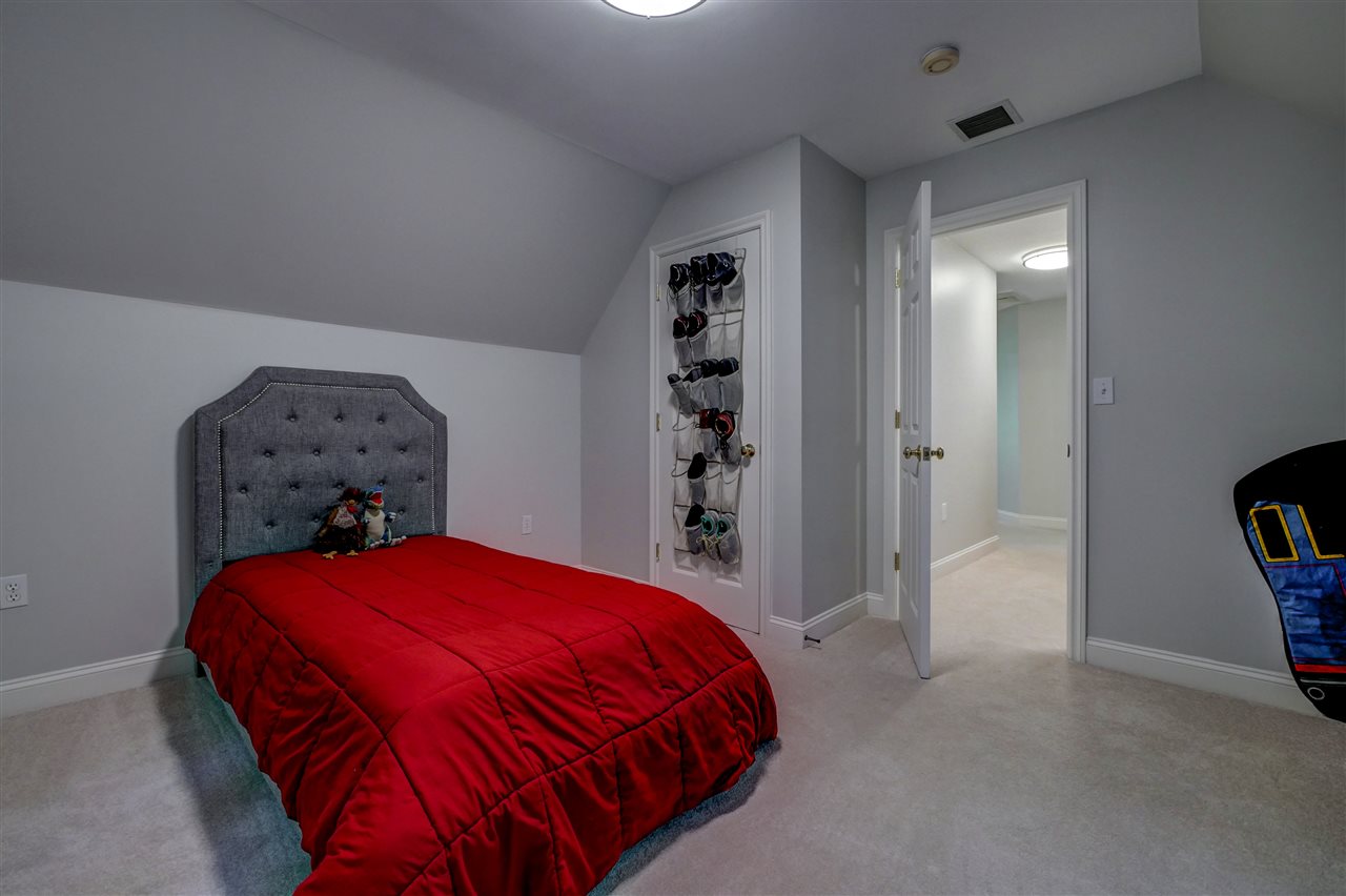 86 Hunt Road, Unit 1 Kingston, NH 03848 - Photo 18 of 36 Gallery Image 18