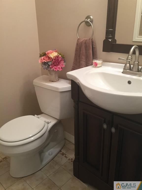 53 Overhill Road East Brunswick, NJ 08816 - Photo 13 of 14 Gallery Image 13