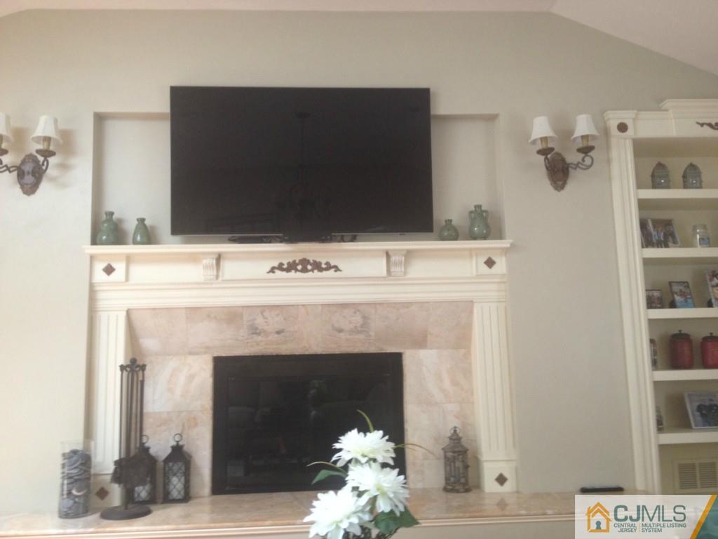 53 Overhill Road East Brunswick, NJ 08816 - Photo 3 of 14 Gallery Image 3