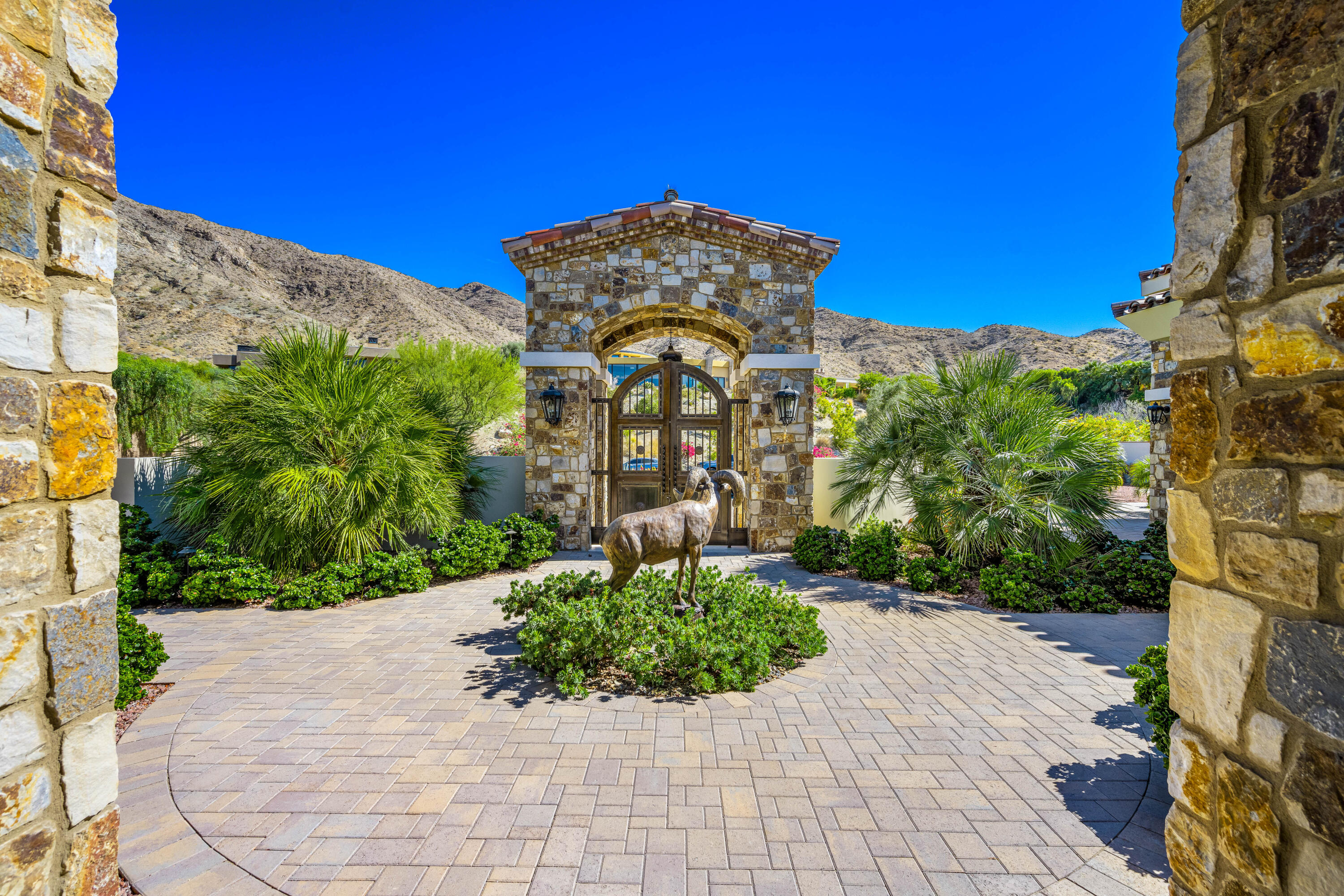 51 Falcon Point Rancho Mirage, CA 92270 - Photo 13 of 69 11