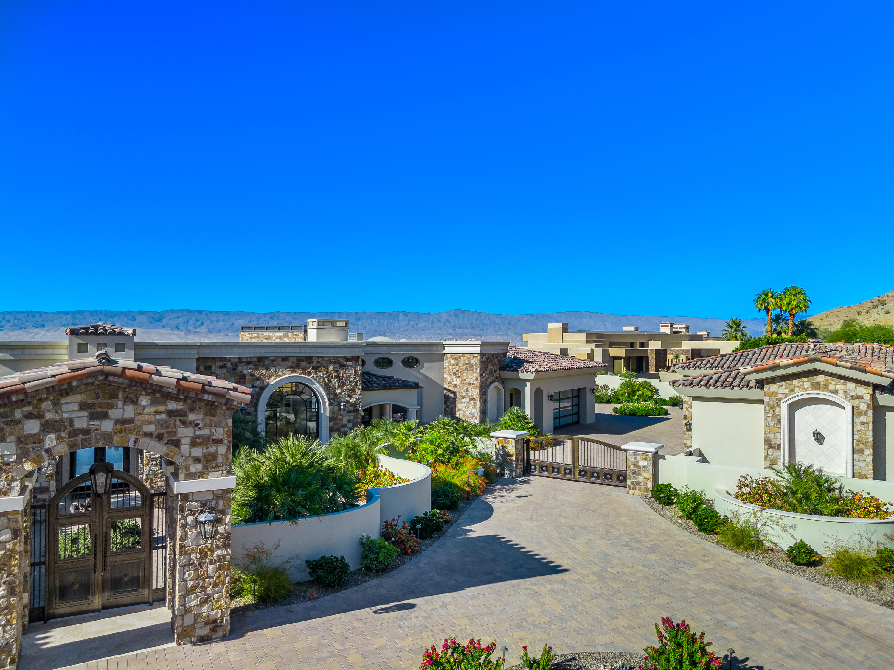 51 Falcon Point Rancho Mirage, CA 92270 - Photo 3 of 69 1
