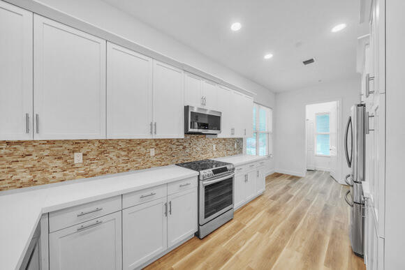 23008 Clear Echo Drive, Unit 11 Boca Raton, FL 33433 - Photo 12 of 80 8 Kitchen (2)