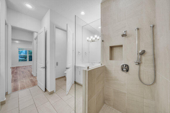 23008 Clear Echo Drive, Unit 11 Boca Raton, FL 33433 - Photo 34 of 80 17 Primary Bedroom Suite (8)