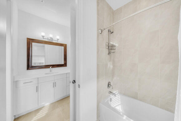 23008 Clear Echo Drive, Unit 11 Boca Raton, FL 33433 - Photo 55 of 80 25 Jack and JIll Bathroom (3)