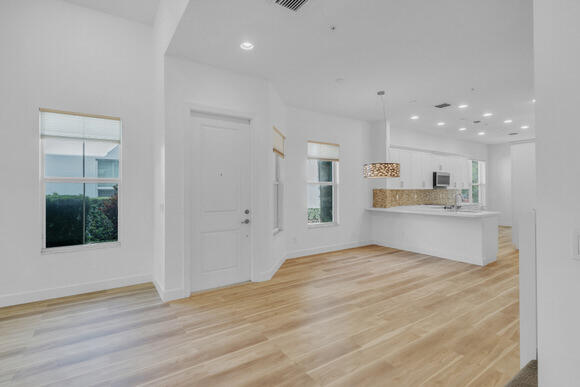 23008 Clear Echo Drive, Unit 11 Boca Raton, FL 33433 - Photo 75 of 80 18 Dining Area (1)