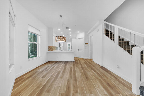 23008 Clear Echo Drive, Unit 11 Boca Raton, FL 33433 - Photo 7 of 80 5 Living Area