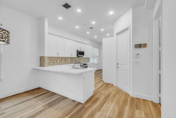 23008 Clear Echo Drive, Unit 11 Boca Raton, FL 33433 - Photo 8 of 80 6 Kitchen (1)