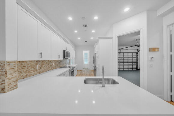 23008 Clear Echo Drive, Unit 11 Boca Raton, FL 33433 - Photo 9 of 80 6 Kitchen (2)