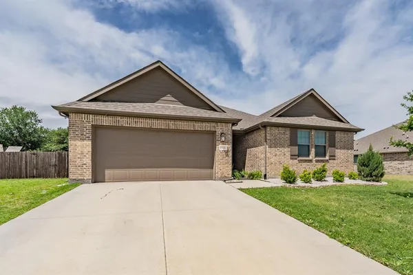 $450,000 | 13301 Ridings Drive, Fort Worth, TX 76052