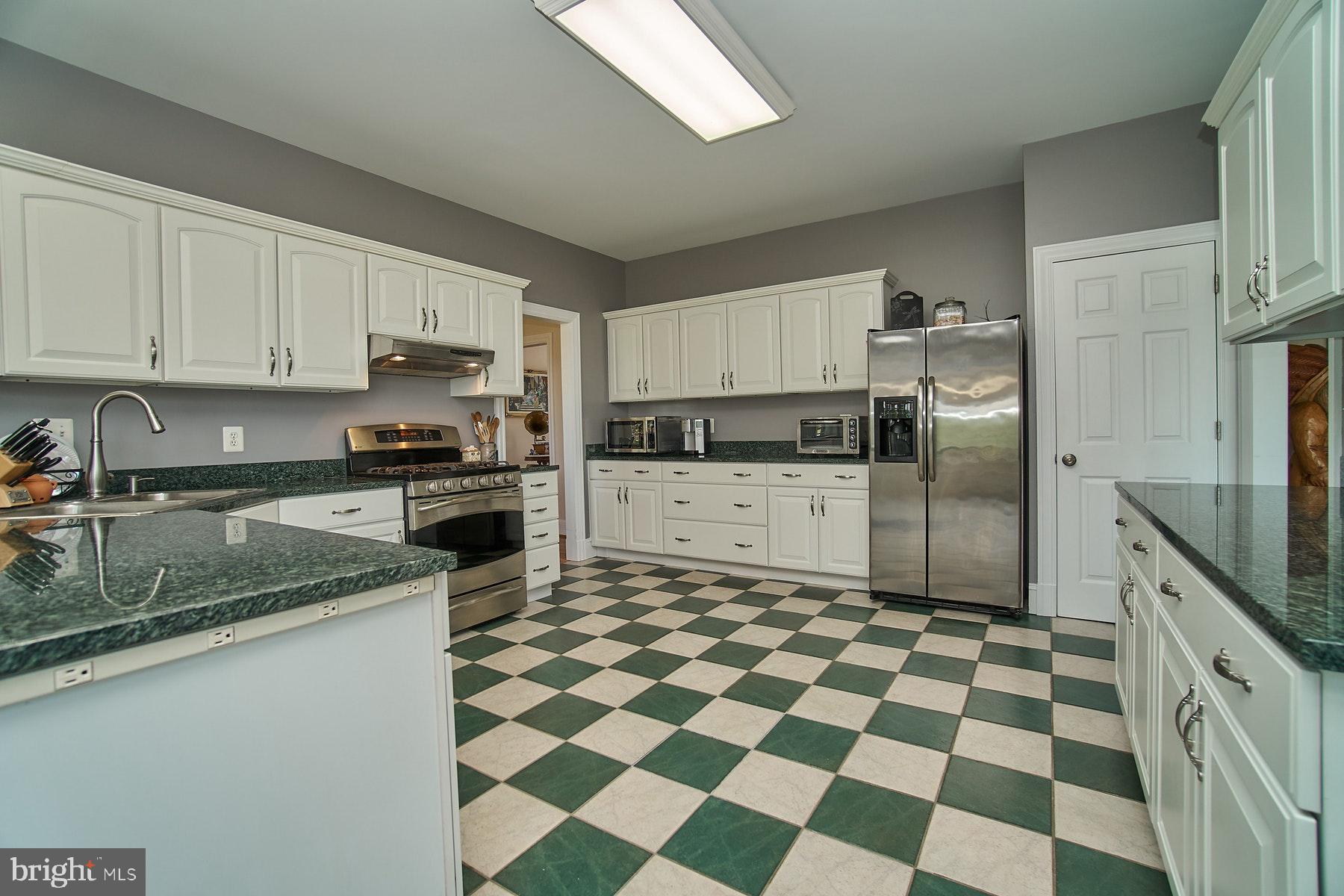 19115 Airmont Road Round Hill, VA 20141 - Photo 14 of 58 Gallery Image 14