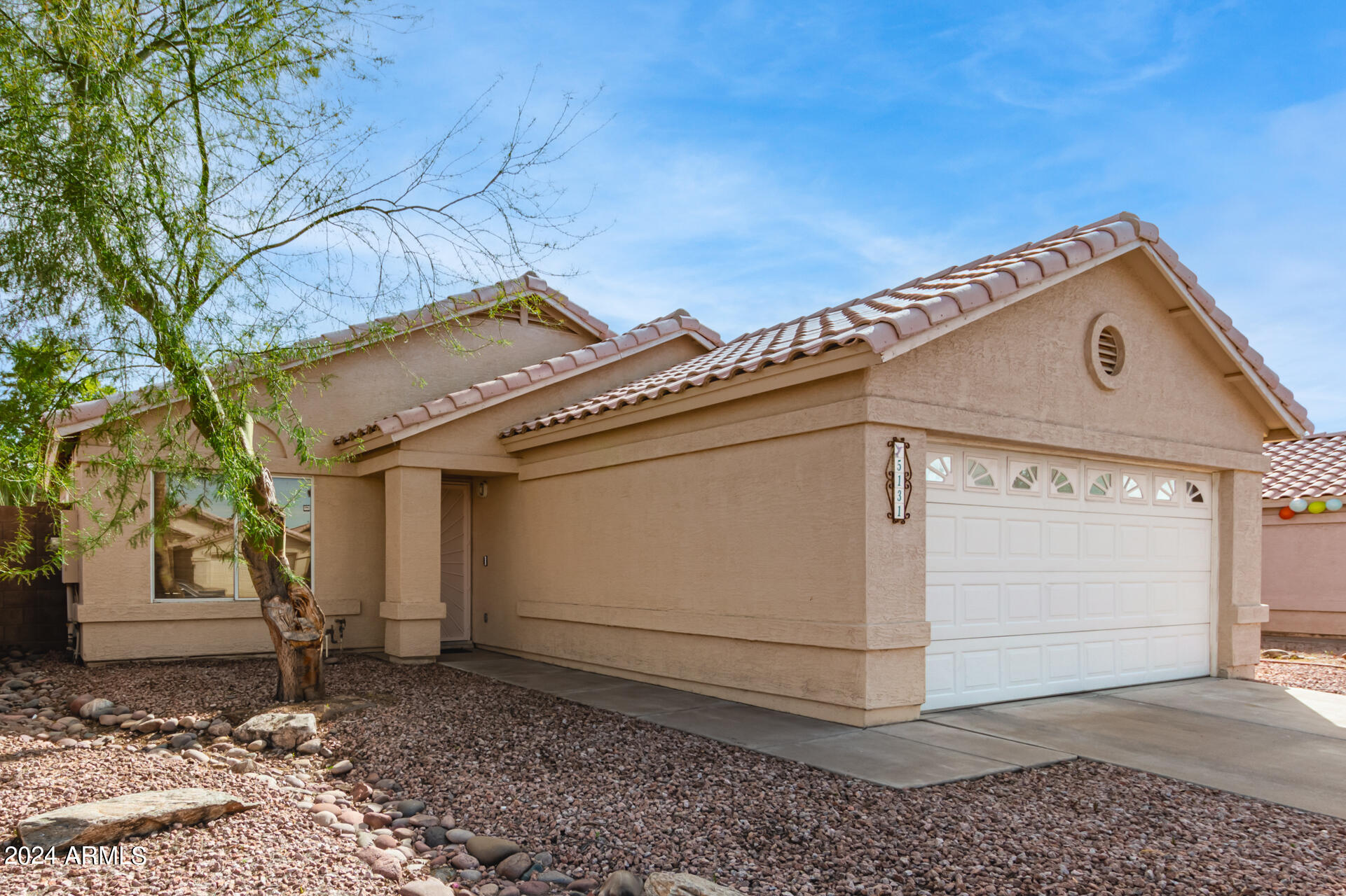 5131 Casper Road Mesa, AZ 85205 - Photo 5 of 32 a utility room with a washer and dryer