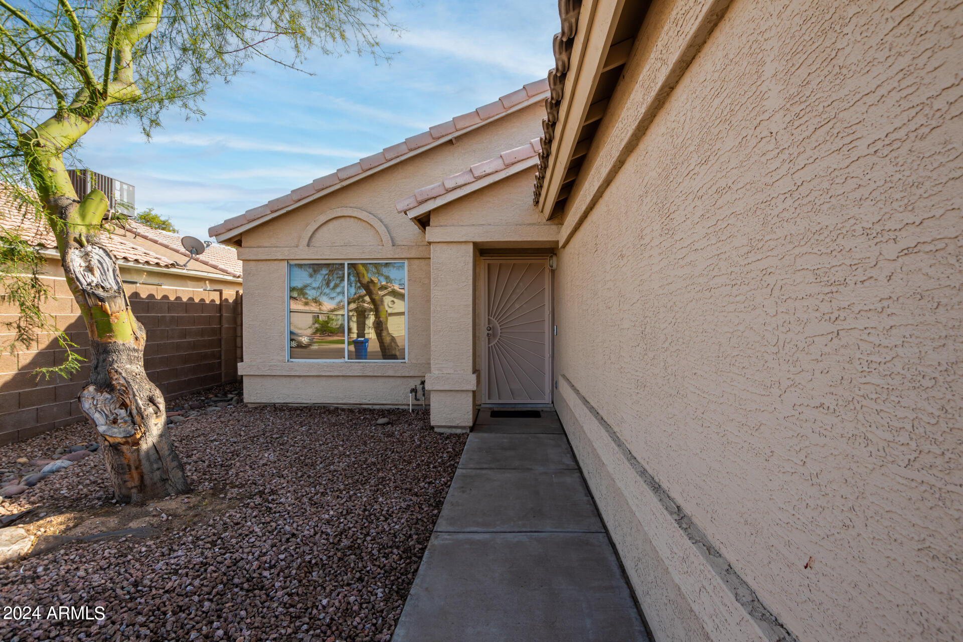 5131 Casper Road Mesa, AZ 85205 - Photo 7 of 32 a view of entryway