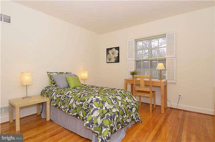 5321 Ridgefield Road Bethesda, MD 20816 - Photo 15 of 30 Bedroom