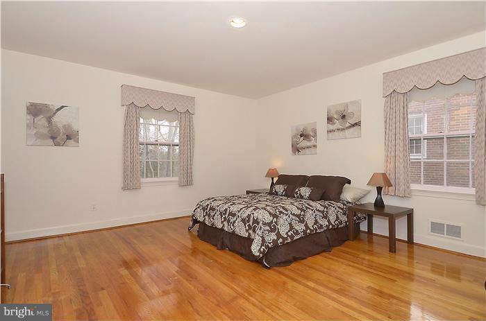 5321 Ridgefield Road Bethesda, MD 20816 - Photo 17 of 30 Bedroom (Master)