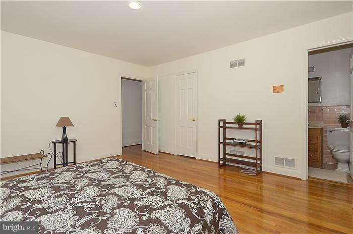 5321 Ridgefield Road Bethesda, MD 20816 - Photo 18 of 30 Bedroom (Master)