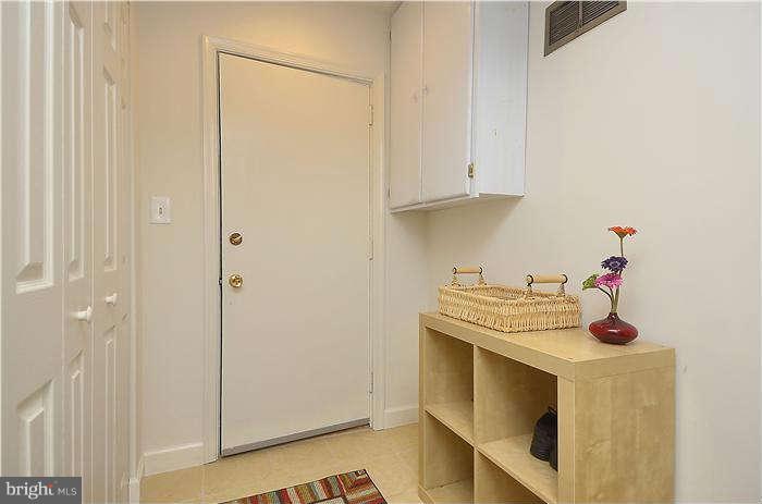 5321 Ridgefield Road Bethesda, MD 20816 - Photo 20 of 30 Interior (General)