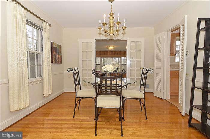 5321 Ridgefield Road Bethesda, MD 20816 - Photo 8 of 30 Dining Room
