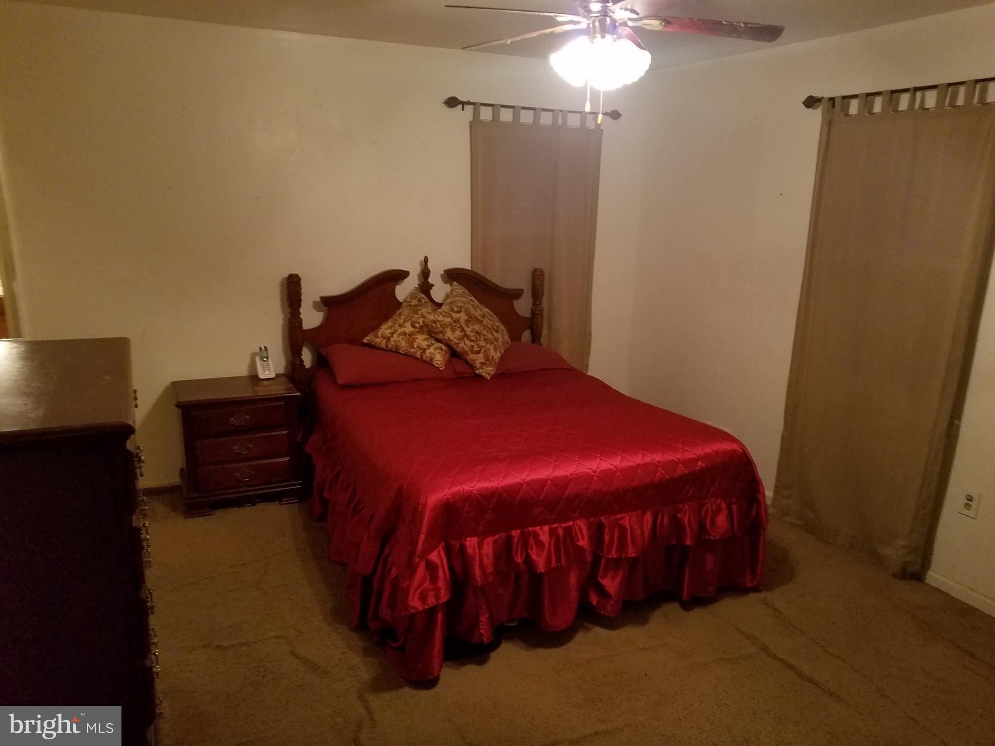 Bedroom (Master)