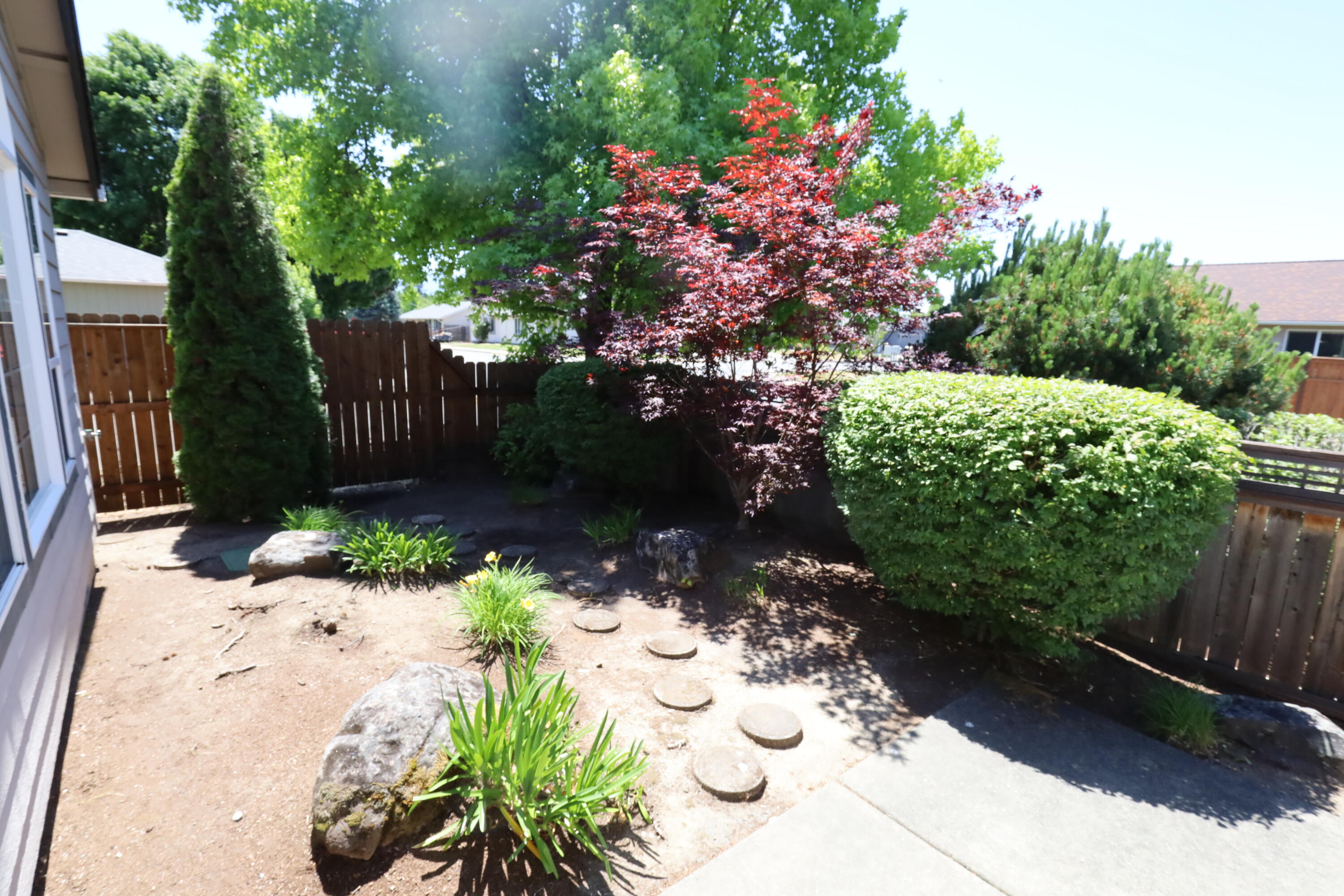 617 Southwest Balsam Road Grants Pass, OR 97526 - Photo 10 of 10 IMG_4771