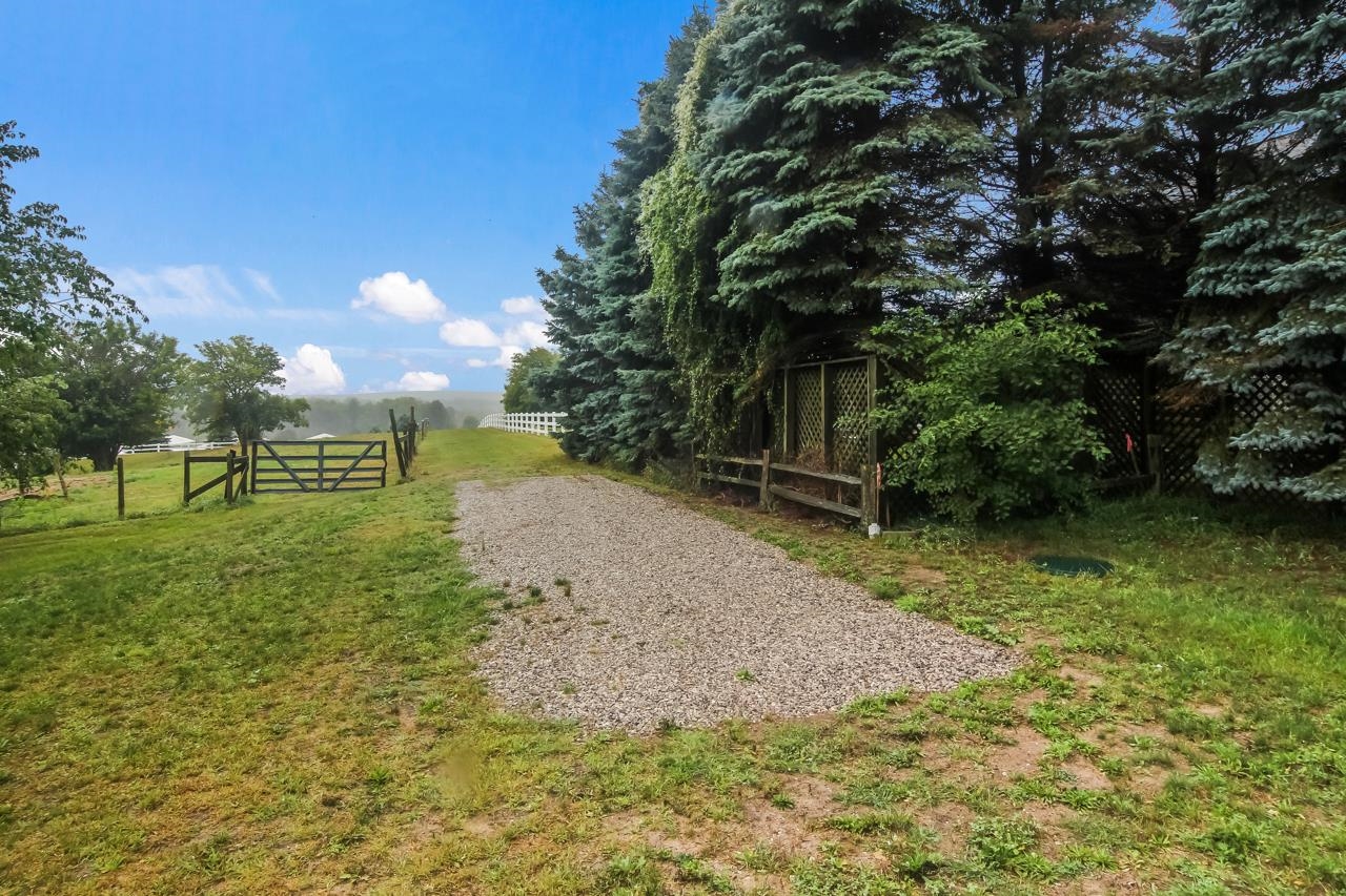 6302 Brackett Road Williamsburg, MI 49690 - Photo 20 of 23 1913004-19.JPG