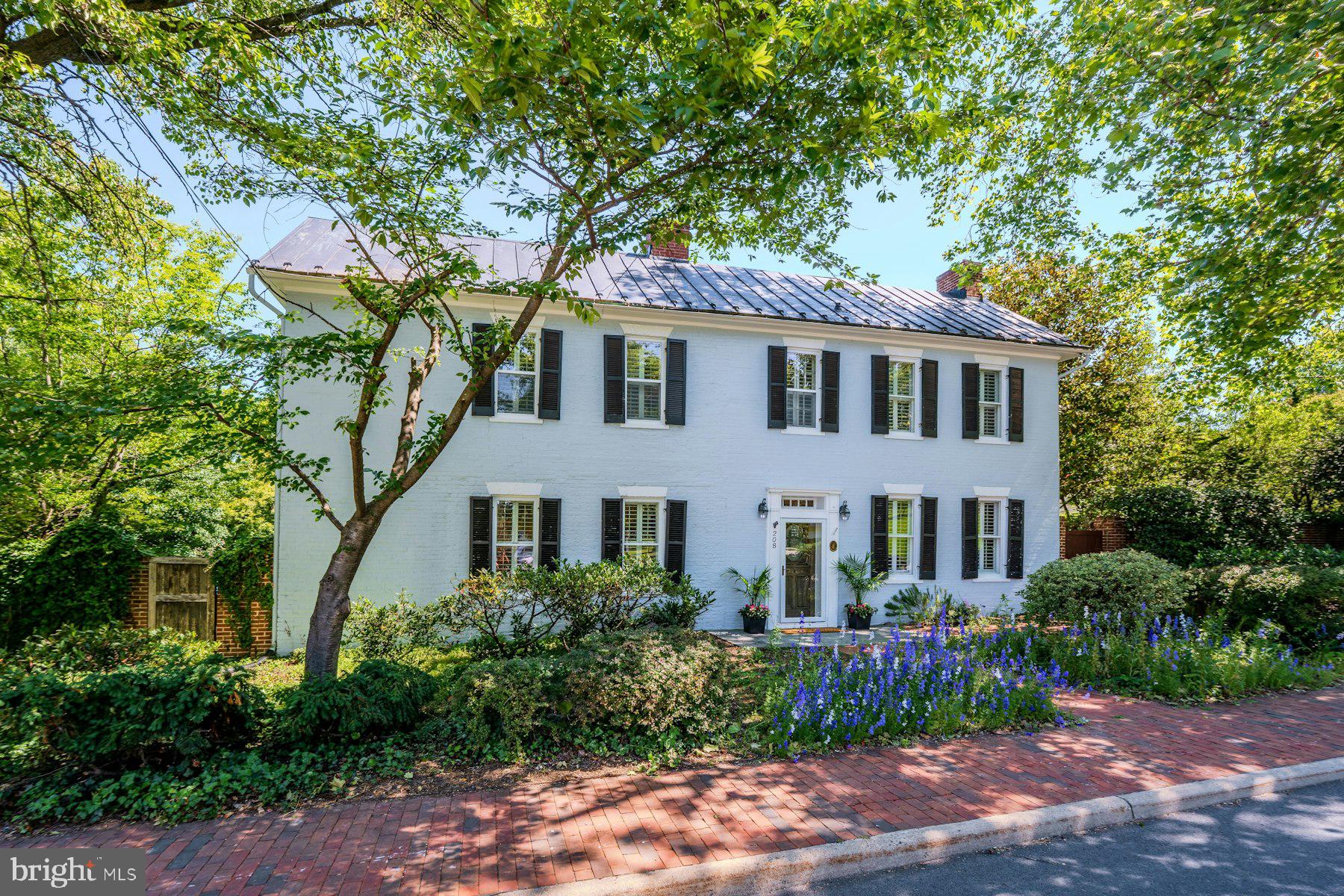 208 Edwards Ferry Road Northeast Leesburg, VA 20176 - Photo 1 of 76
