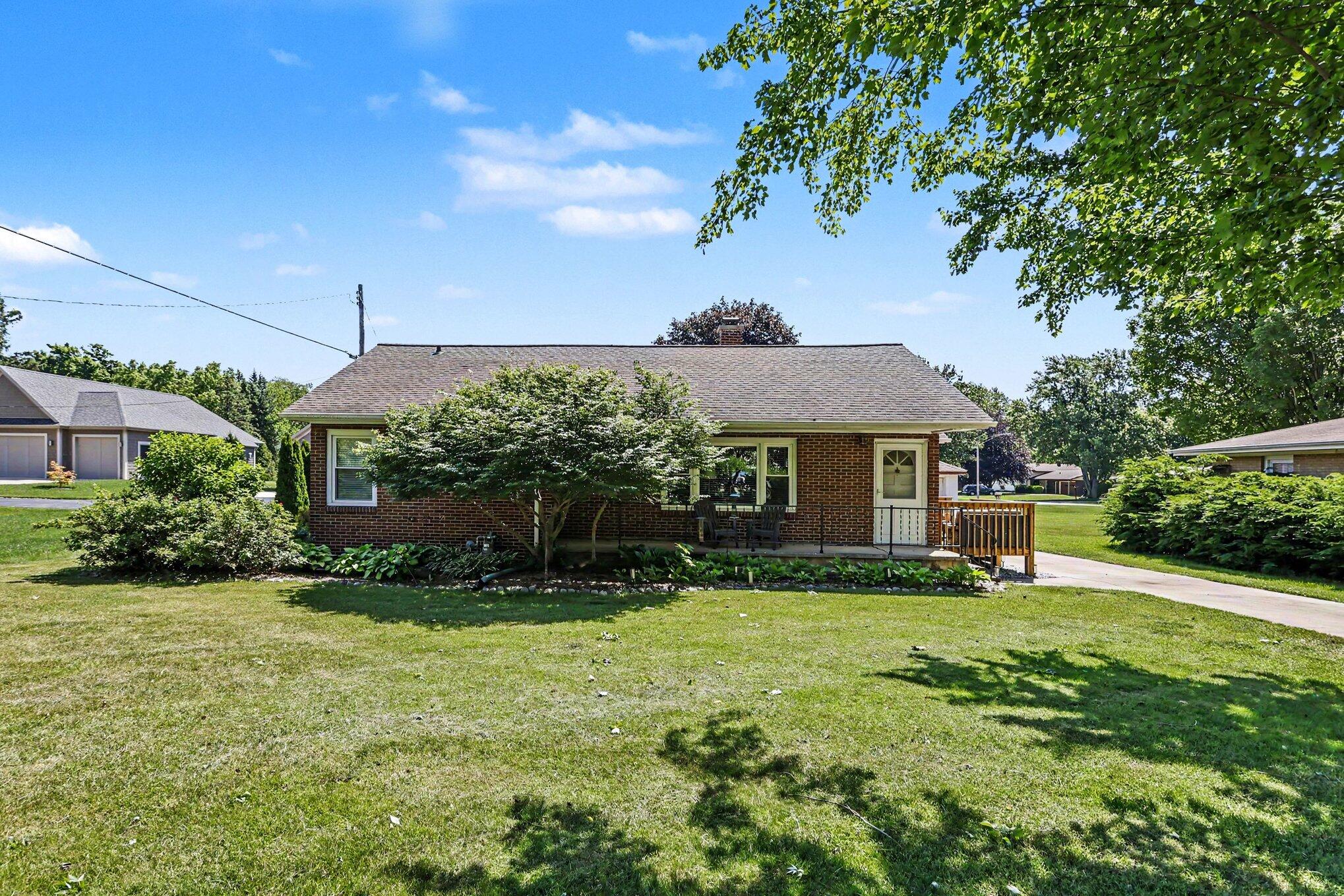 5209 South Roosevelt Road Stevensville, MI 49127 - Photo 3 of 26 003__g6a5161_194