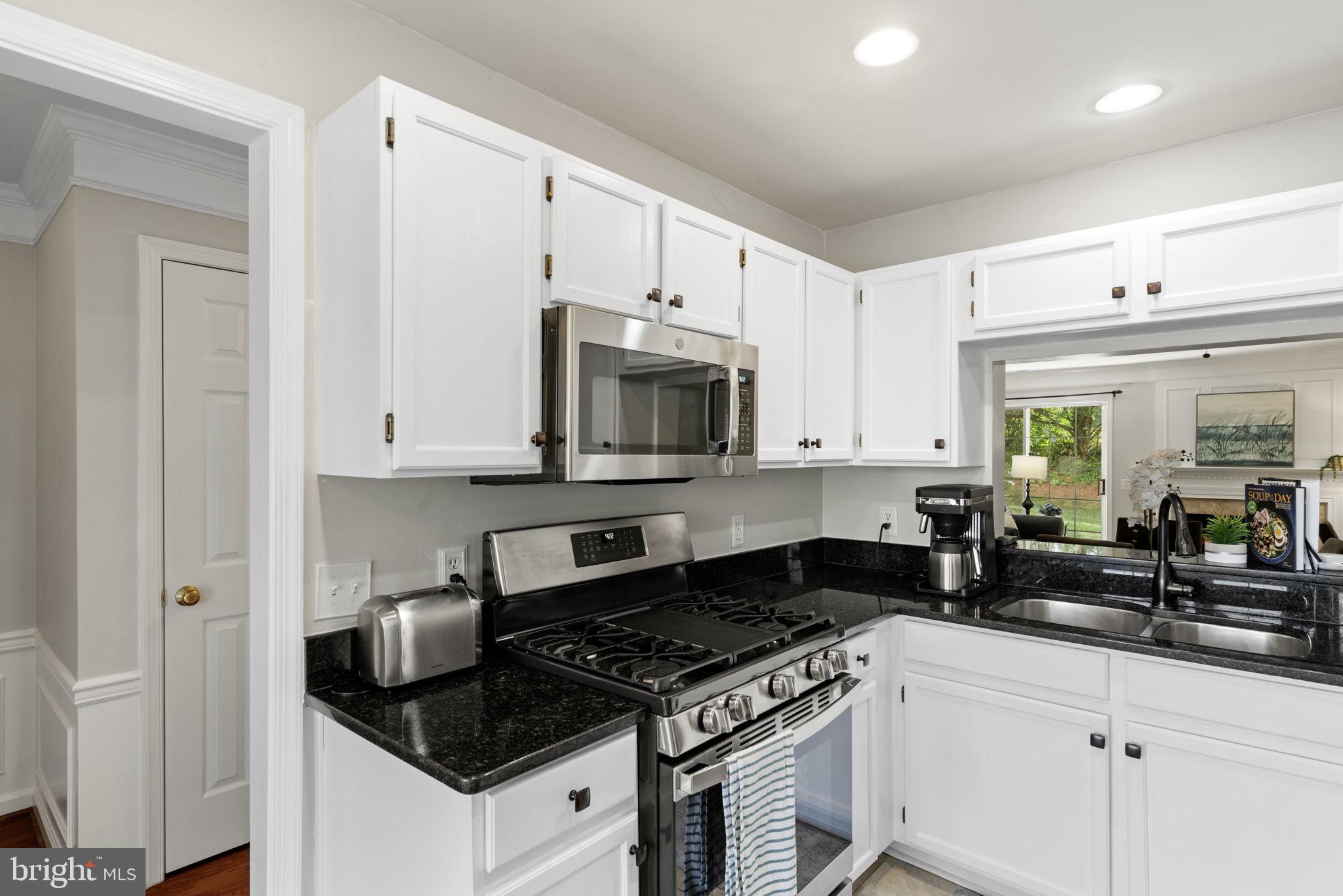 21781 Baldwin Square Sterling, VA 20164 - Photo 11 of 34