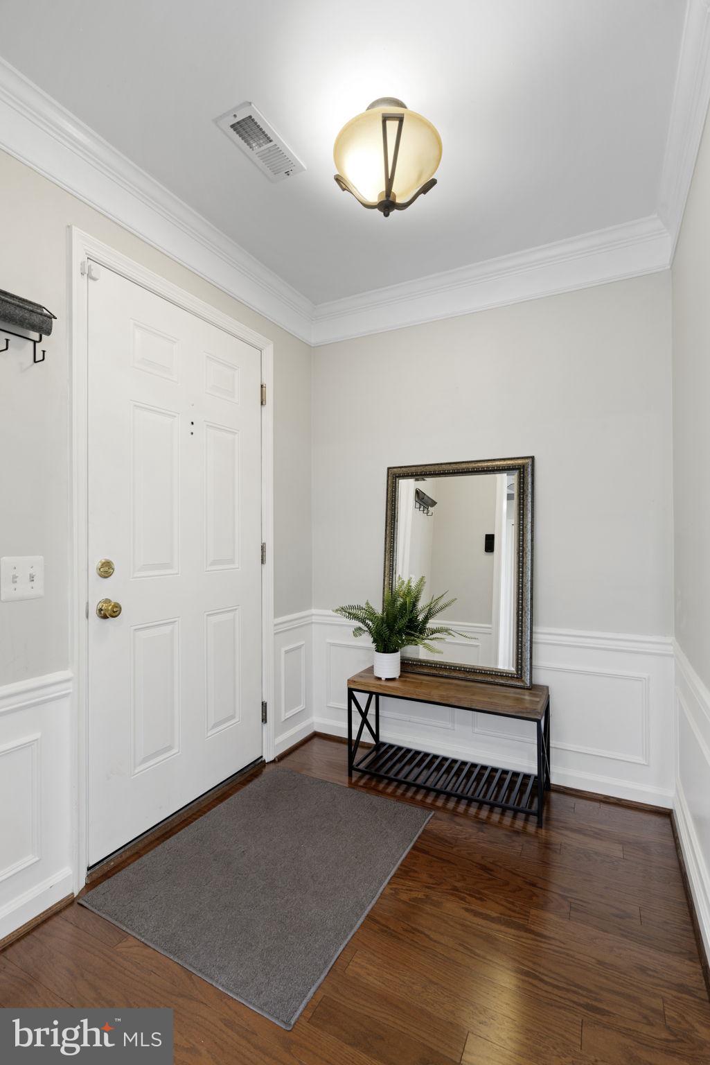 21781 Baldwin Square Sterling, VA 20164 - Photo 3 of 34