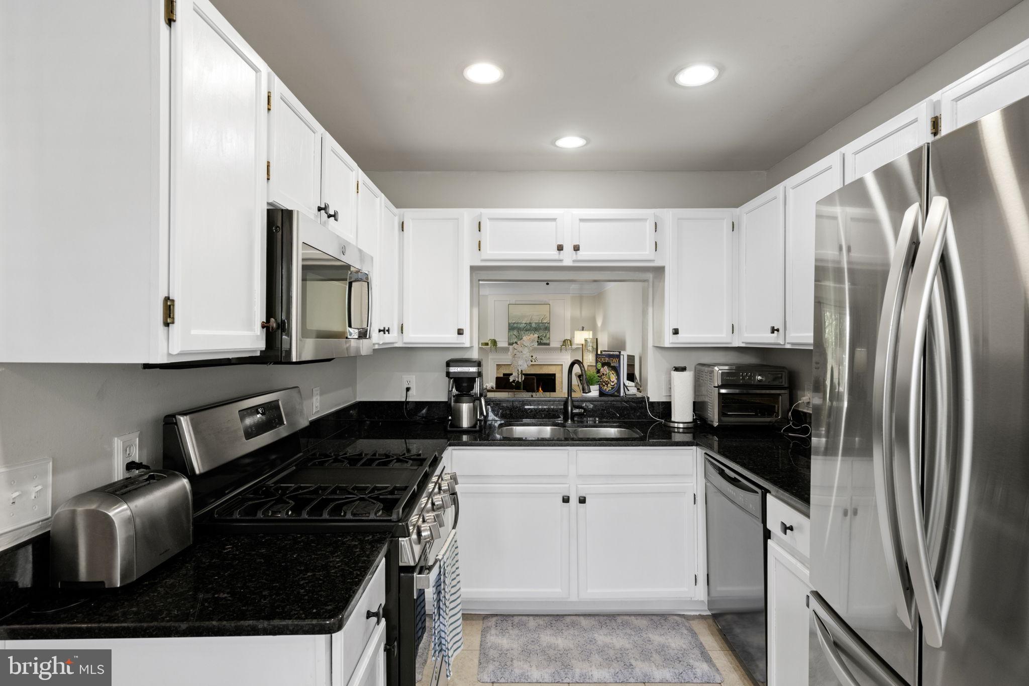 21781 Baldwin Square Sterling, VA 20164 - Photo 10 of 34