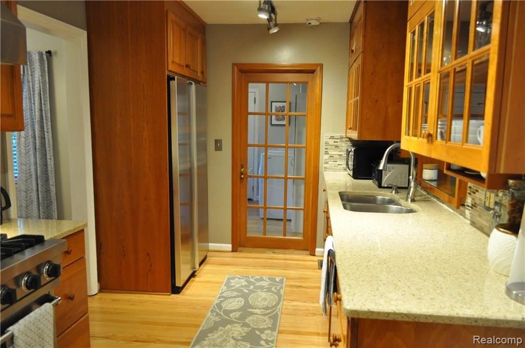 32219 West 14 Mile Road Farmington, MI 48334 - Photo 8 of 40