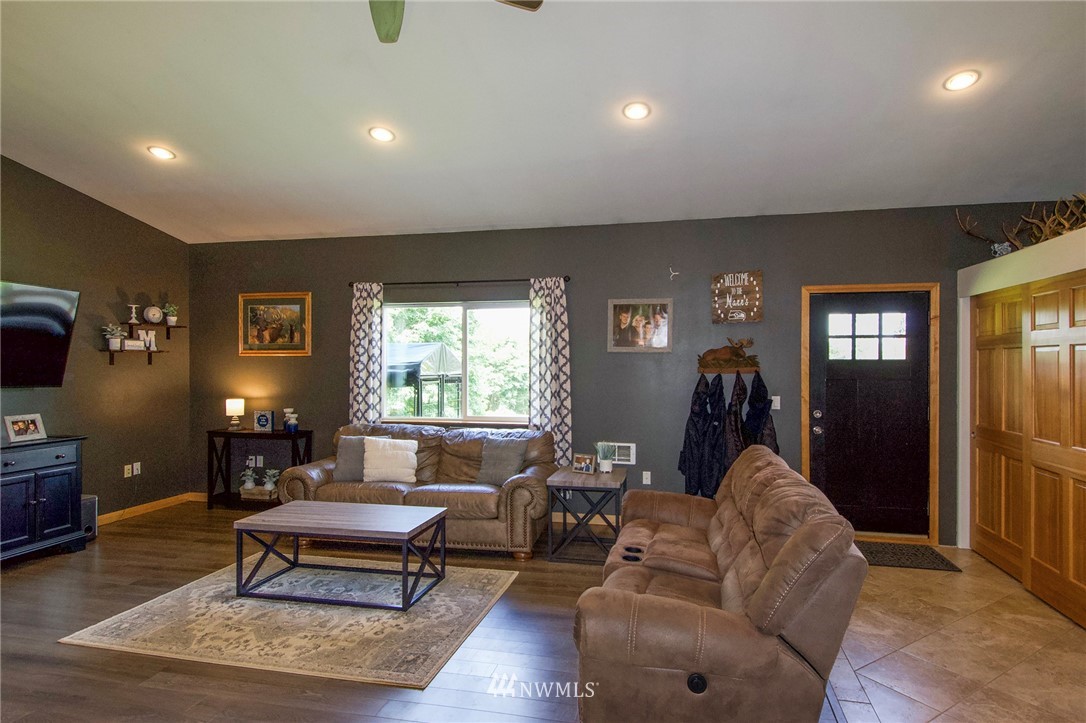396 Garling Road Port Angeles, WA 98362 - Photo 4 of 40 Gallery Image 4