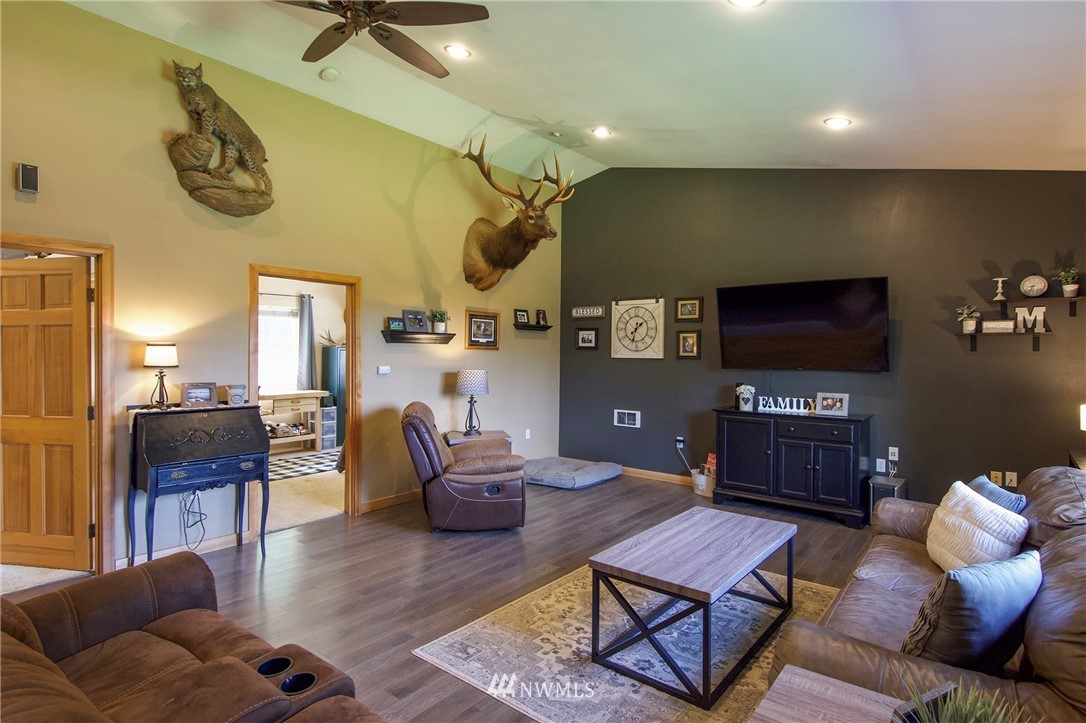 396 Garling Road Port Angeles, WA 98362 - Photo 6 of 40 Gallery Image 6