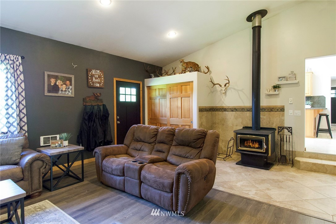 396 Garling Road Port Angeles, WA 98362 - Photo 7 of 40 Gallery Image 7