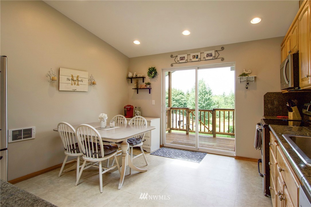 396 Garling Road Port Angeles, WA 98362 - Photo 9 of 40 Gallery Image 9