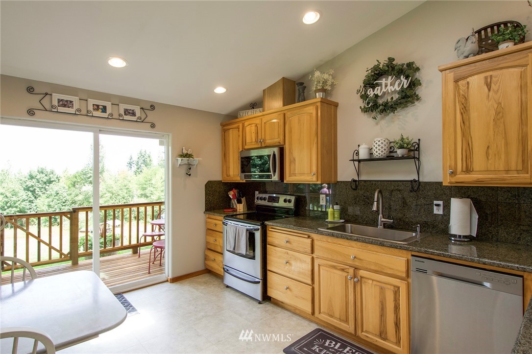 396 Garling Road Port Angeles, WA 98362 - Photo 10 of 40 Gallery Image 10