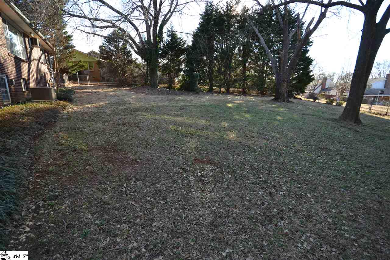 104 Montclair Road Greer, SC 29651 - Photo 3 of 19